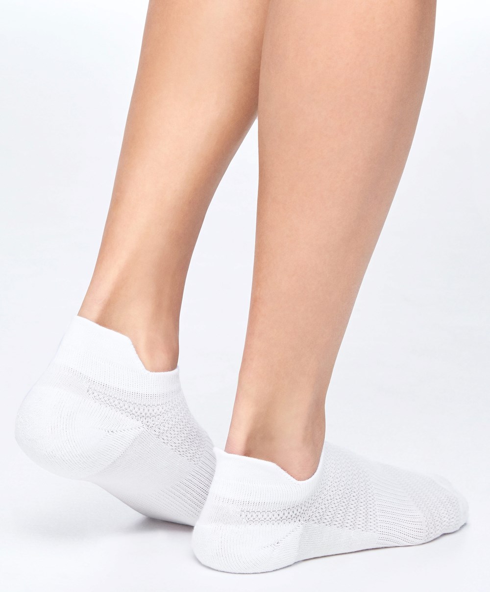 Oysho 3 Pairs Of Pamut Sports Trainer Socks Fehér | MPKCXJ-489