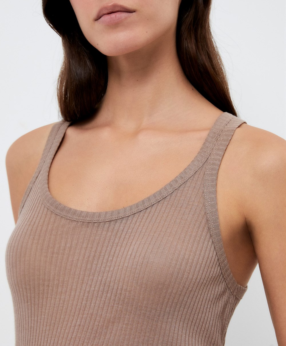 Oysho Extra Fine Vest Top Barna | BMLYVQ-092