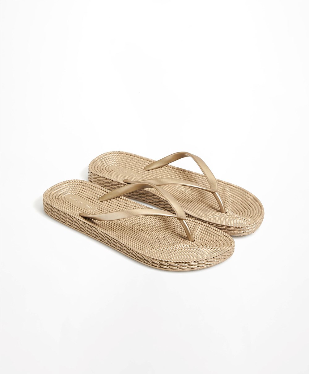 Oysho Gold Textured Beach Sandals Arany | BRWKDL-981