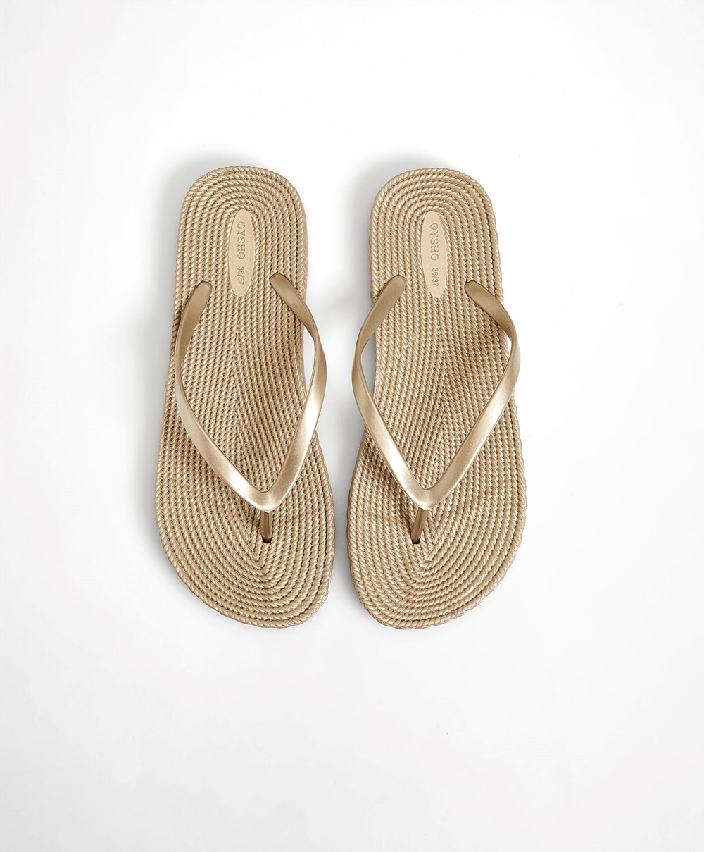 Oysho Gold Textured Beach Sandals Arany | BRWKDL-981