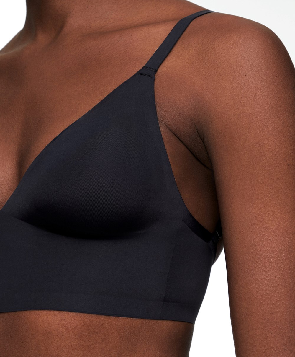 Oysho Invisible Laser-cut Triangle Bra Top With Low Back Fekete | VIJLFT-431