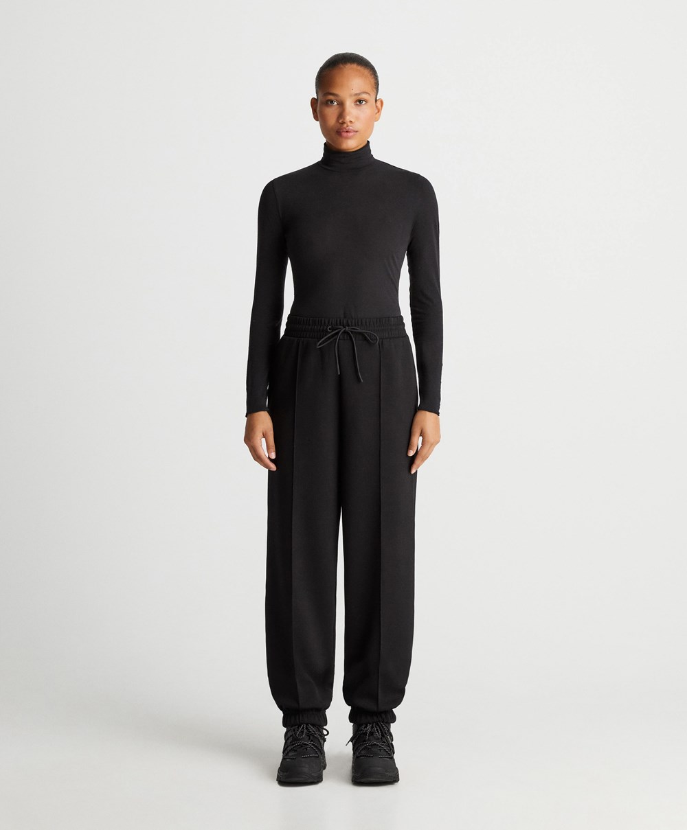 Oysho Joggers With Interlock Detail Fekete | MPGCEN-612