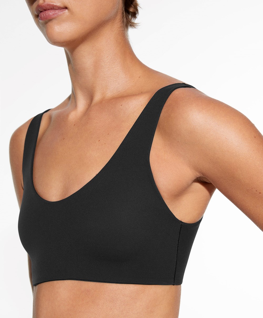 Oysho Light Touch Medium-support Sports Bra Fekete | PKTHOB-358