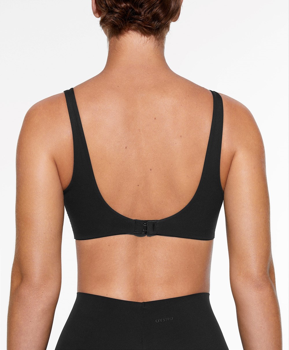 Oysho Light Touch Medium-support Sports Bra Fekete | PKTHOB-358