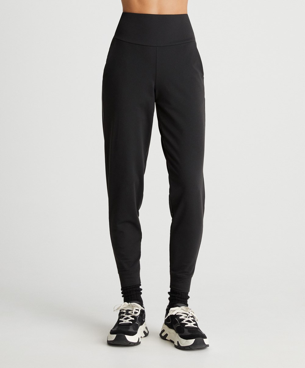 Oysho Light Warm Joggers Fekete | AVMFNT-371