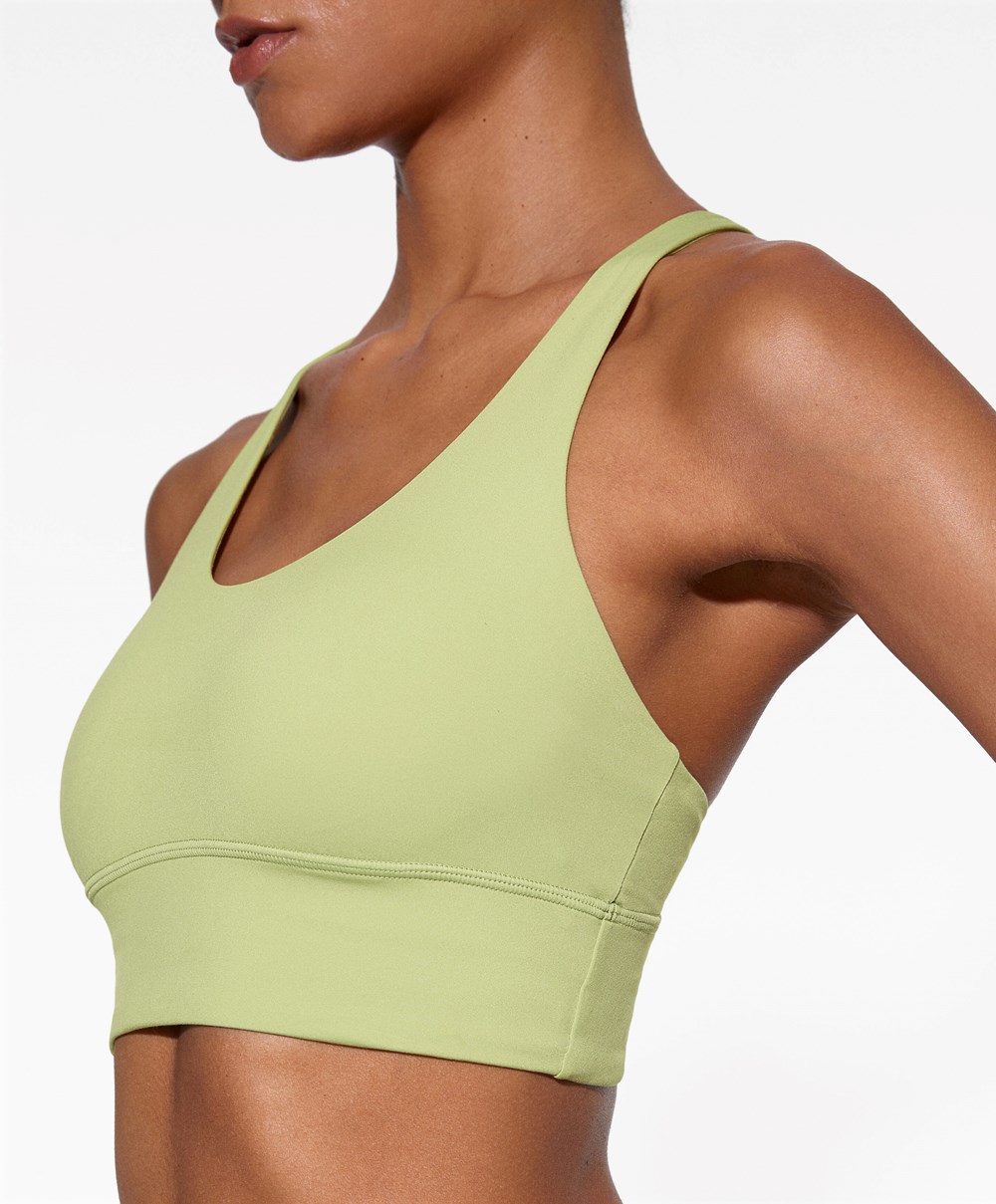 Oysho Medium-support Sports Bra With Cups Zöld | WOTSJC-791