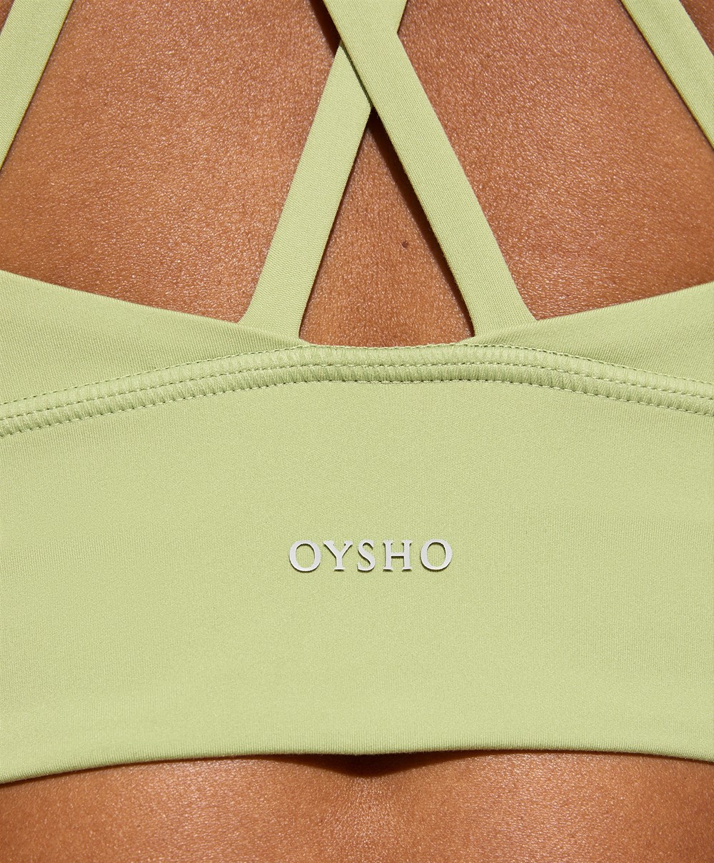 Oysho Medium-support Sports Bra With Cups Zöld | WOTSJC-791