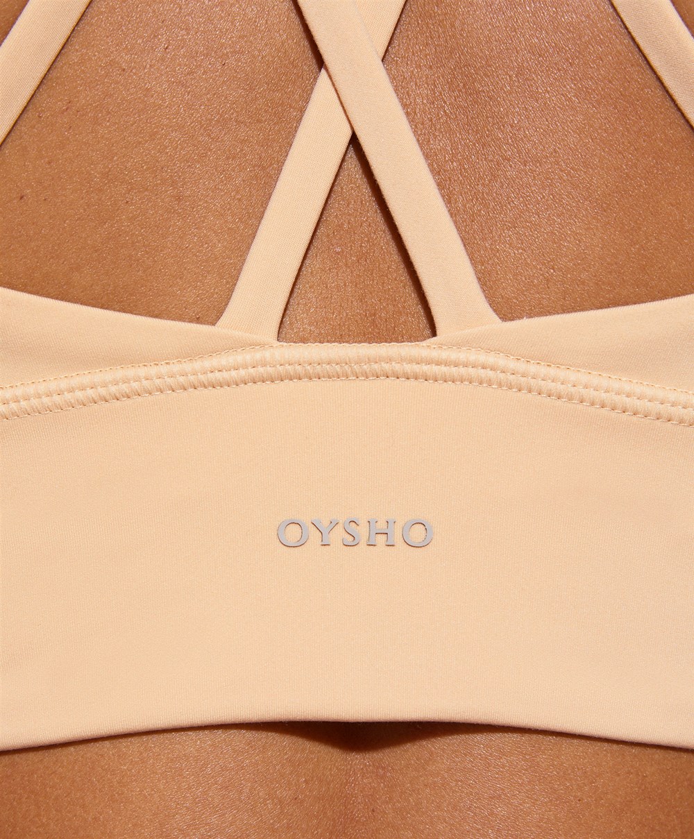 Oysho Medium-support Sports Bra With Cups Vanilla | ZPHEKM-879