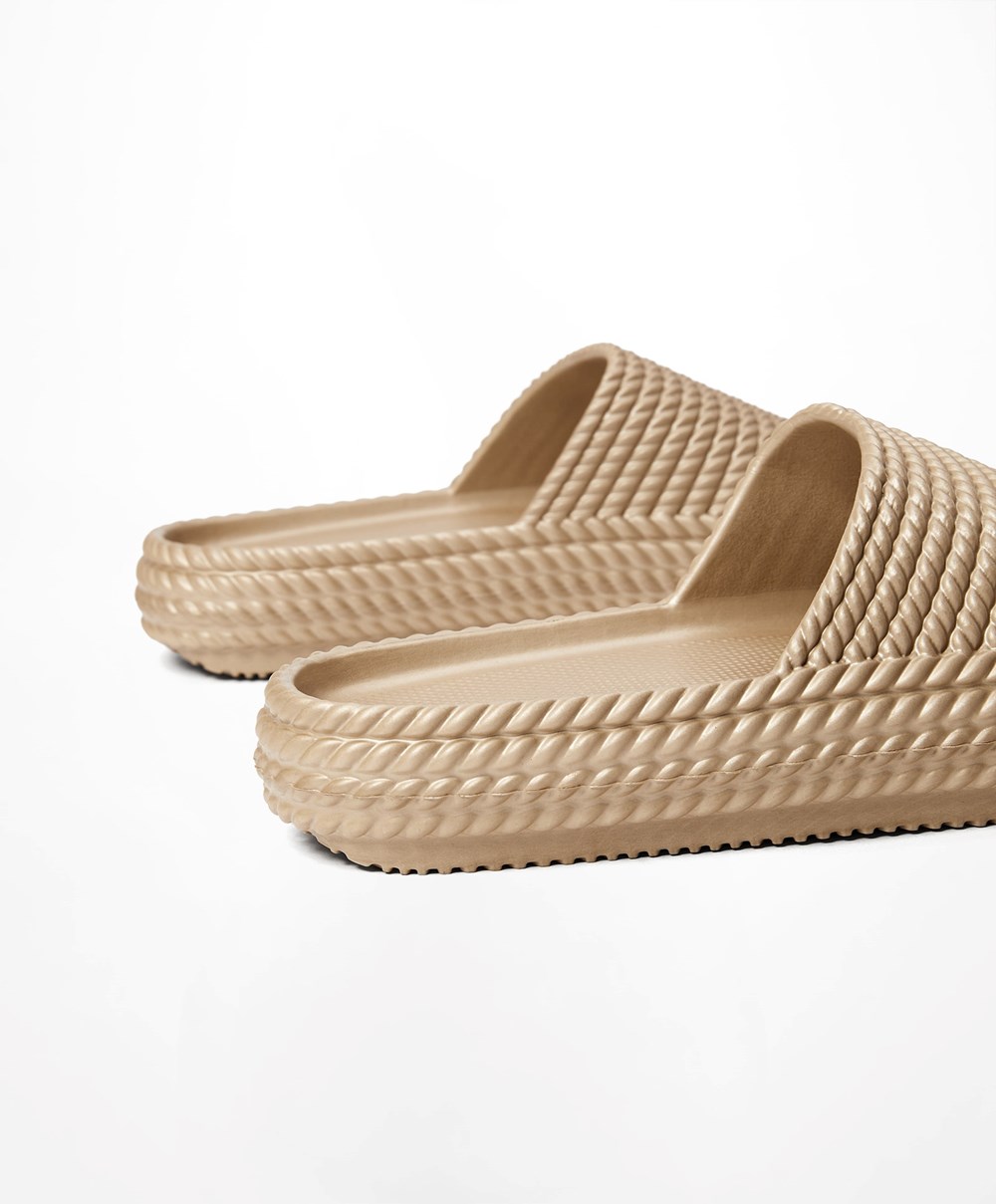 Oysho Metallic Braided Platform Slides Arany | DLYJUO-275