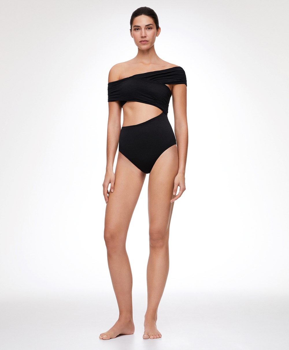 Oysho Off-shoulder Crossover Trikini Fekete | AOTNRI-127