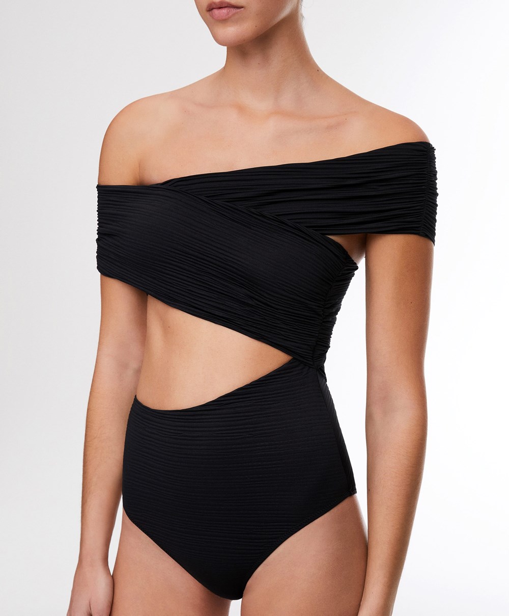 Oysho Off-shoulder Crossover Trikini Fekete | AOTNRI-127