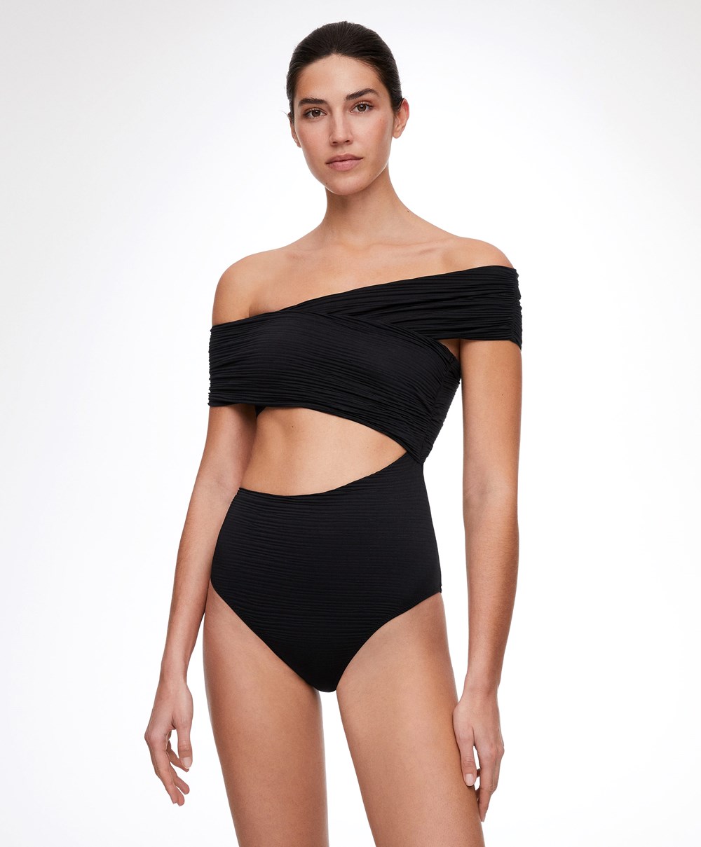 Oysho Off-shoulder Crossover Trikini Fekete | AOTNRI-127