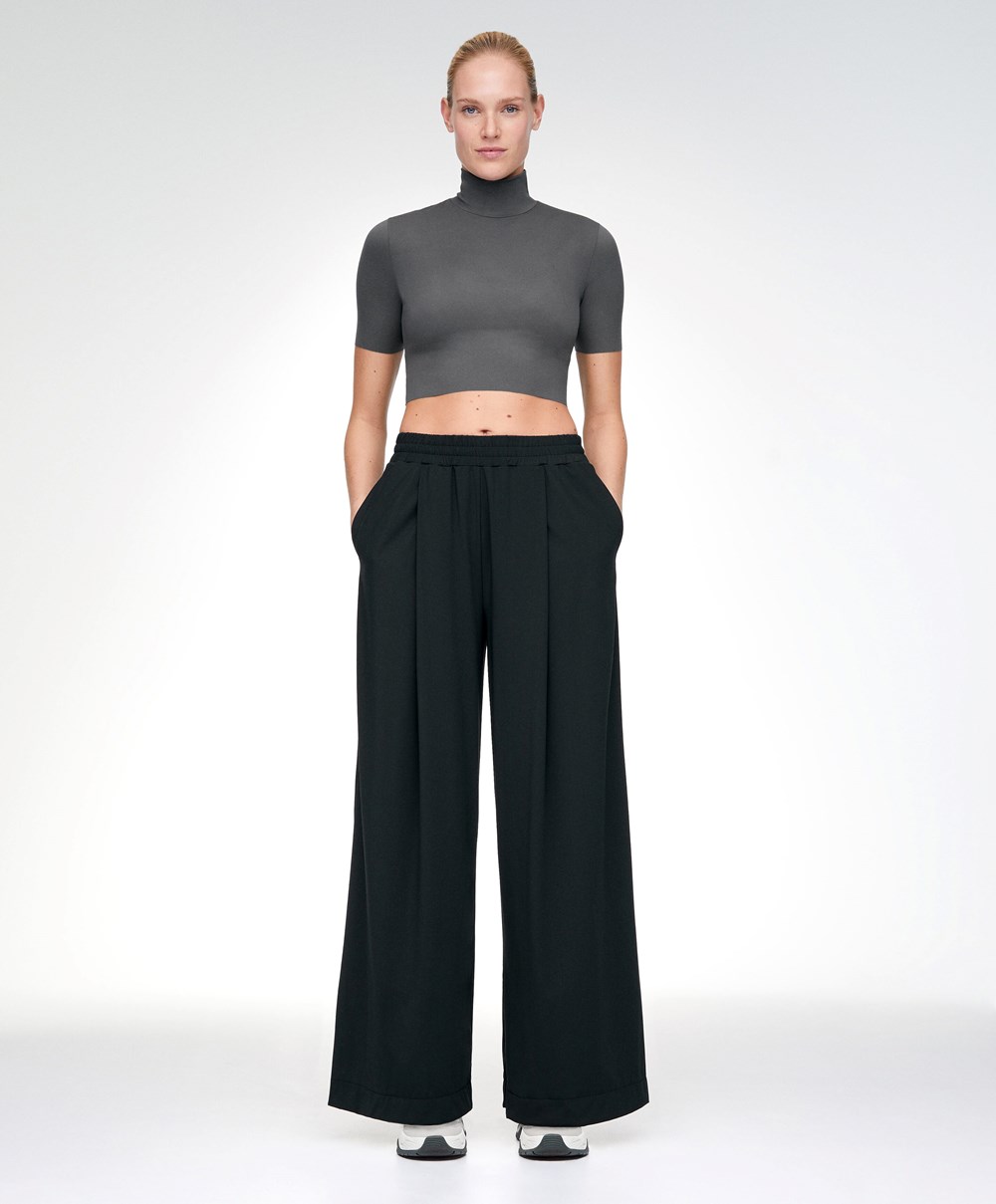 Oysho Perfect-adapt Crop Top With Raised Neck Sötétszürke | TQEFDS-796