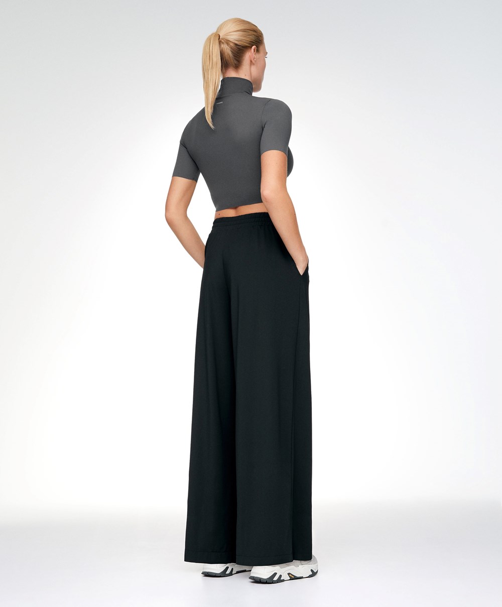 Oysho Perfect-adapt Crop Top With Raised Neck Sötétszürke | TQEFDS-796