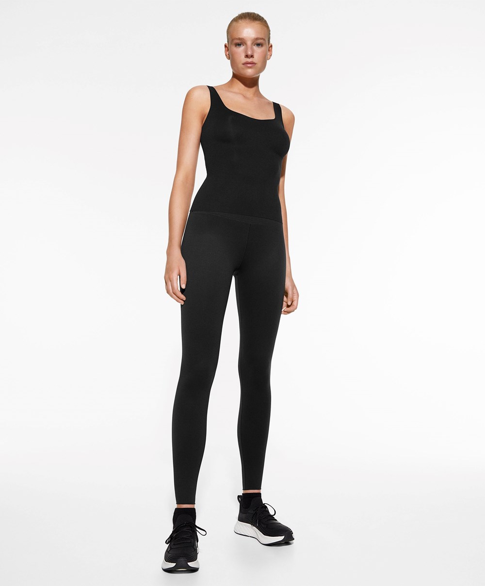 Oysho Perfect-adapt Vest Top With Cups Fekete | KZPRMD-713