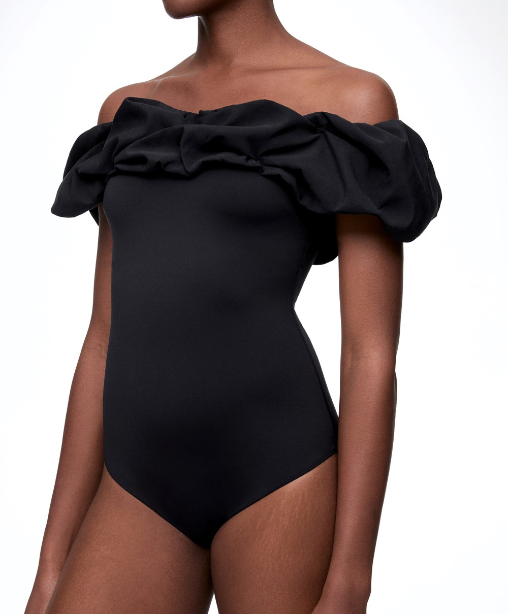 Oysho Ruffle Bandeau Swimsuit Fekete | APEKGX-685