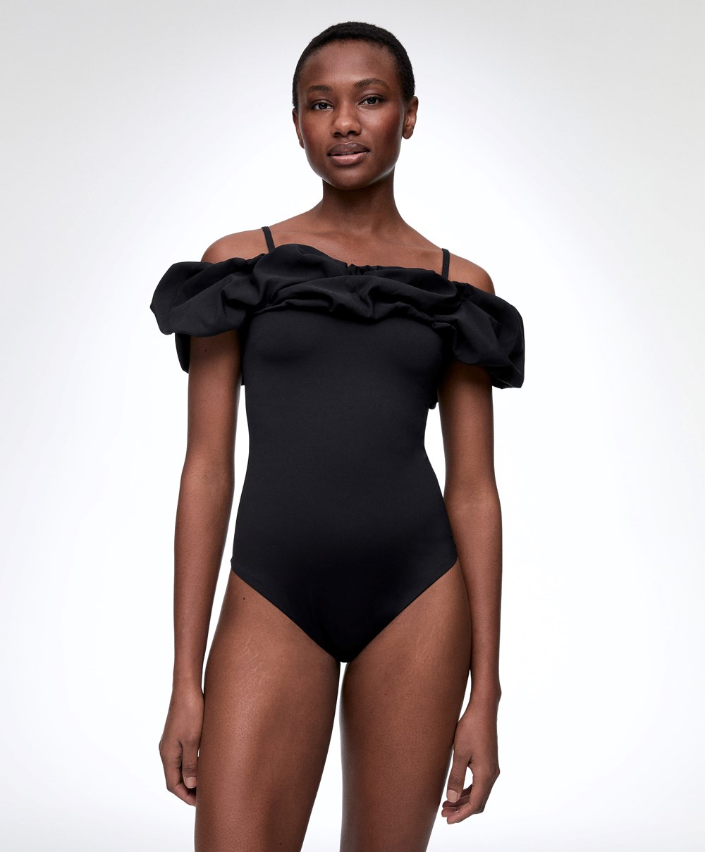 Oysho Ruffle Bandeau Swimsuit Fekete | APEKGX-685