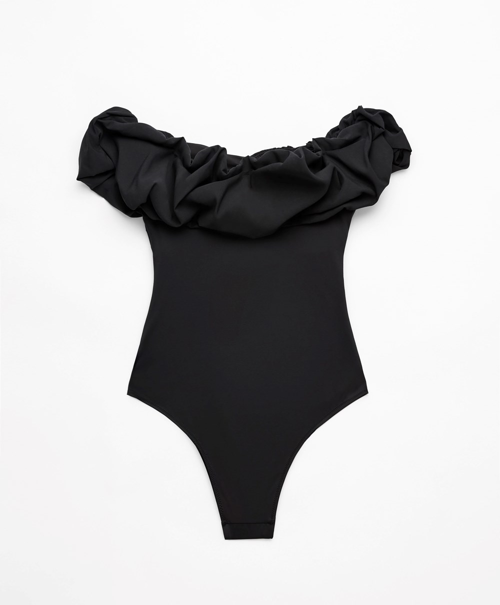 Oysho Ruffle Bandeau Swimsuit Fekete | APEKGX-685