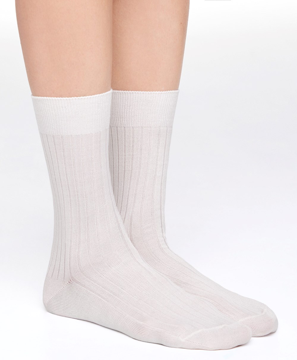 Oysho Silk Classic Socks Pale Ecru | GHISXR-398