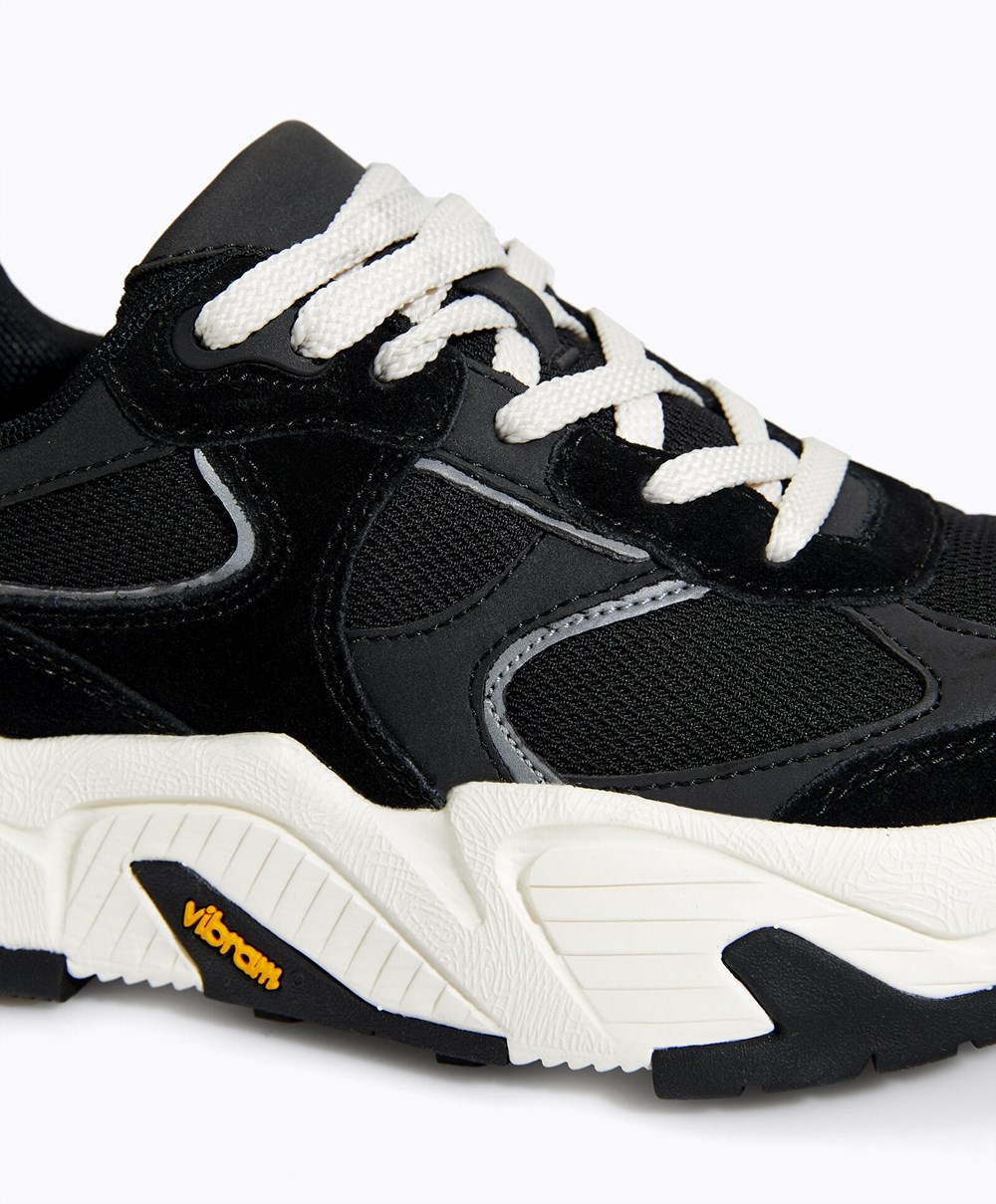 Oysho Vibram® Xs Trek Trainers Fekete | CDIOAK-902