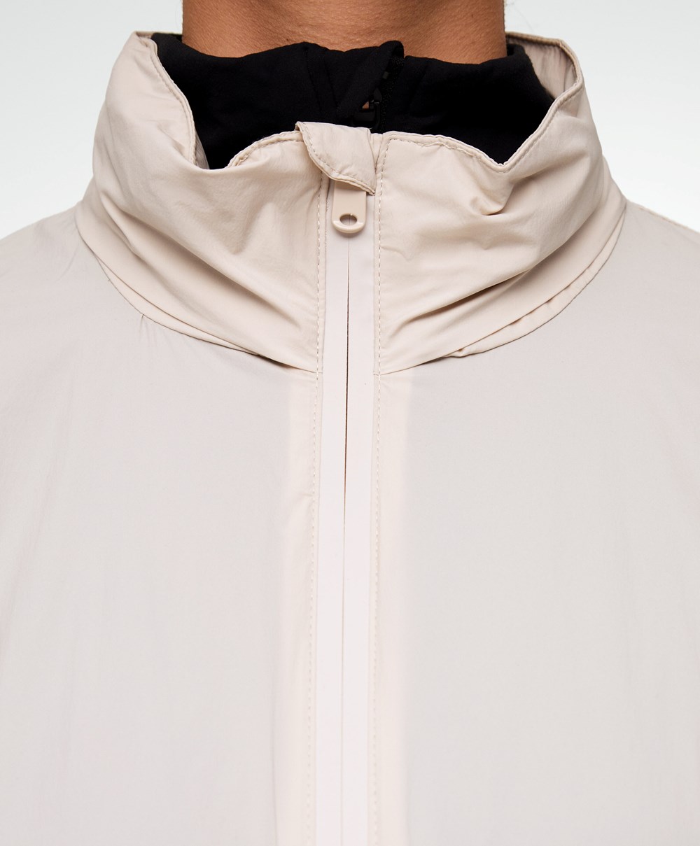 Oysho Vizi-repellent Futó Jacket Sand | JIPBDT-163